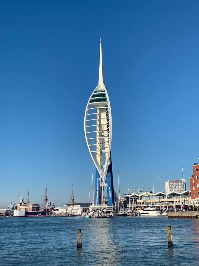 Modern City Centre Apartment Portsmouth Exteriör bild